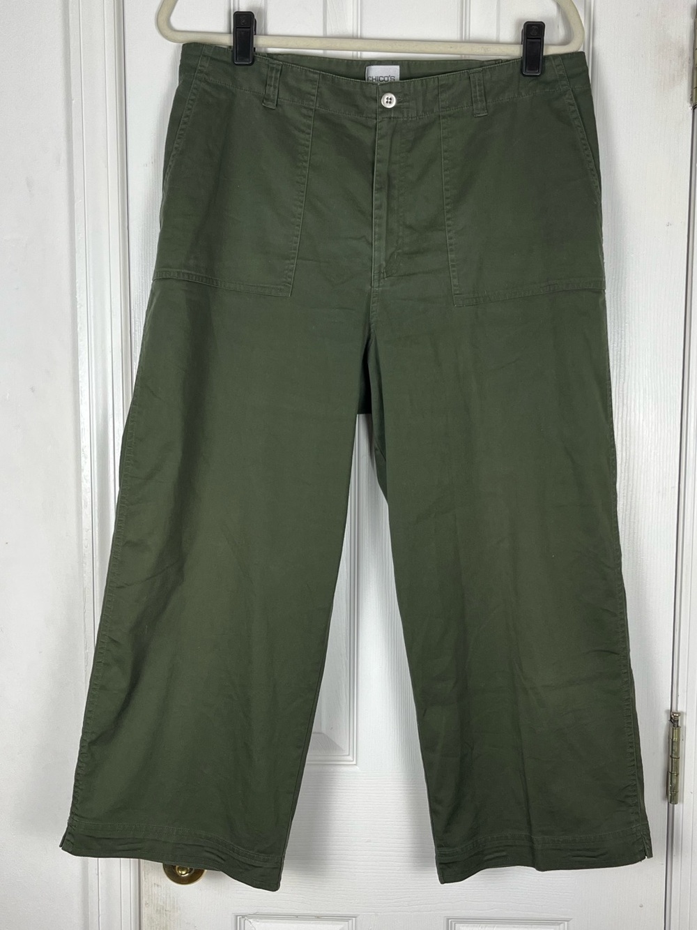 Chico’s Wide Leg Crop Pants Dark Olive Patch Pockets Sz 3 / XL/16 Stretch